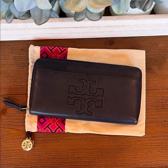 Tory Burch Harper Zip Continental Bluewood Color Leather Wallet Embossed Logo - Picture 8 of 8